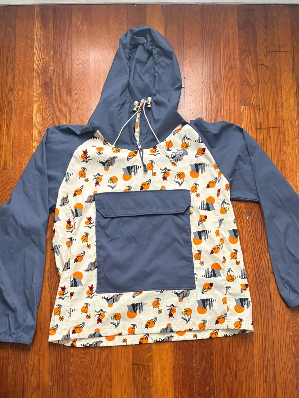 EUC The North Face Blue Floral Hooded Pullover Jacket Size M Outdoor Anorak
